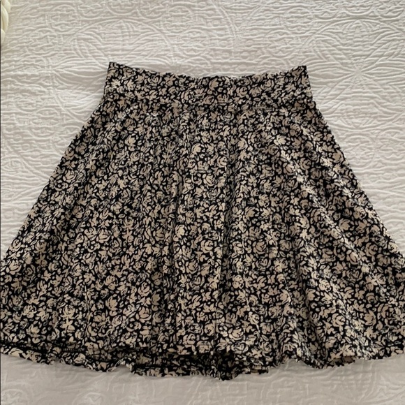 Hollister Dresses & Skirts - Hollister Velour Black & White Floral Skater Skirt